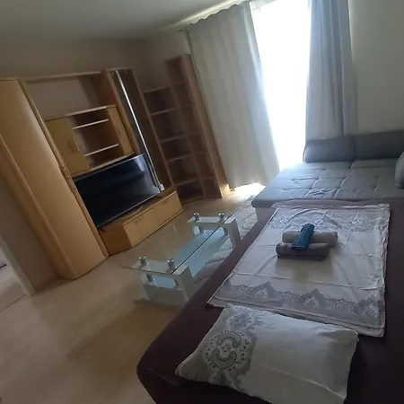 - Seerose 50 M2 Neufeldersee